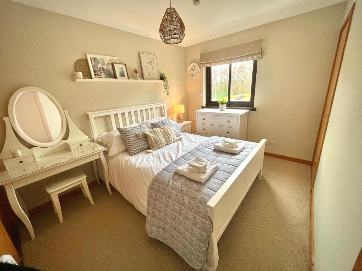 Comfortable, Modern Apartment With Parking. Inverness. Exterior foto
